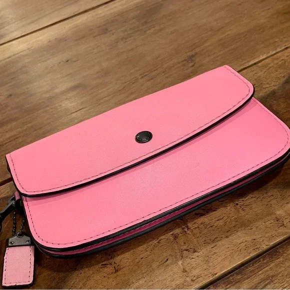 Coach 1941 Glovetanned Leather Bright Pink Clutch Wristlet with Paperwork - Picture 5 of 16